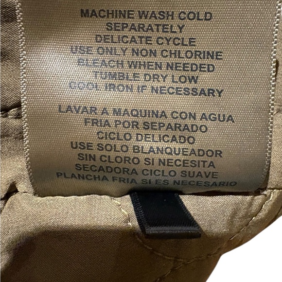 Levi's jacket, khaki-colored twill utility trucker jacket with patches. Size M - Picture 8 of 9